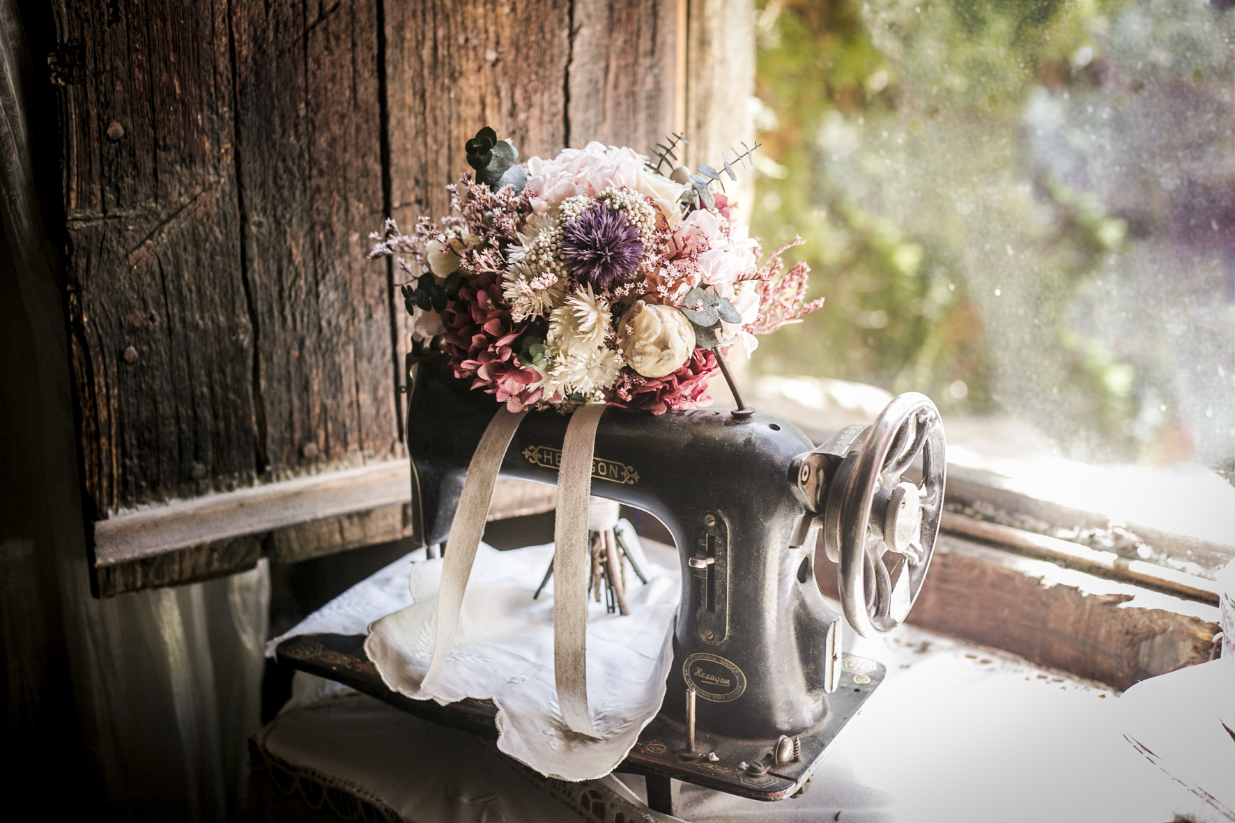 Mas del Silenci wedding  flower decoration