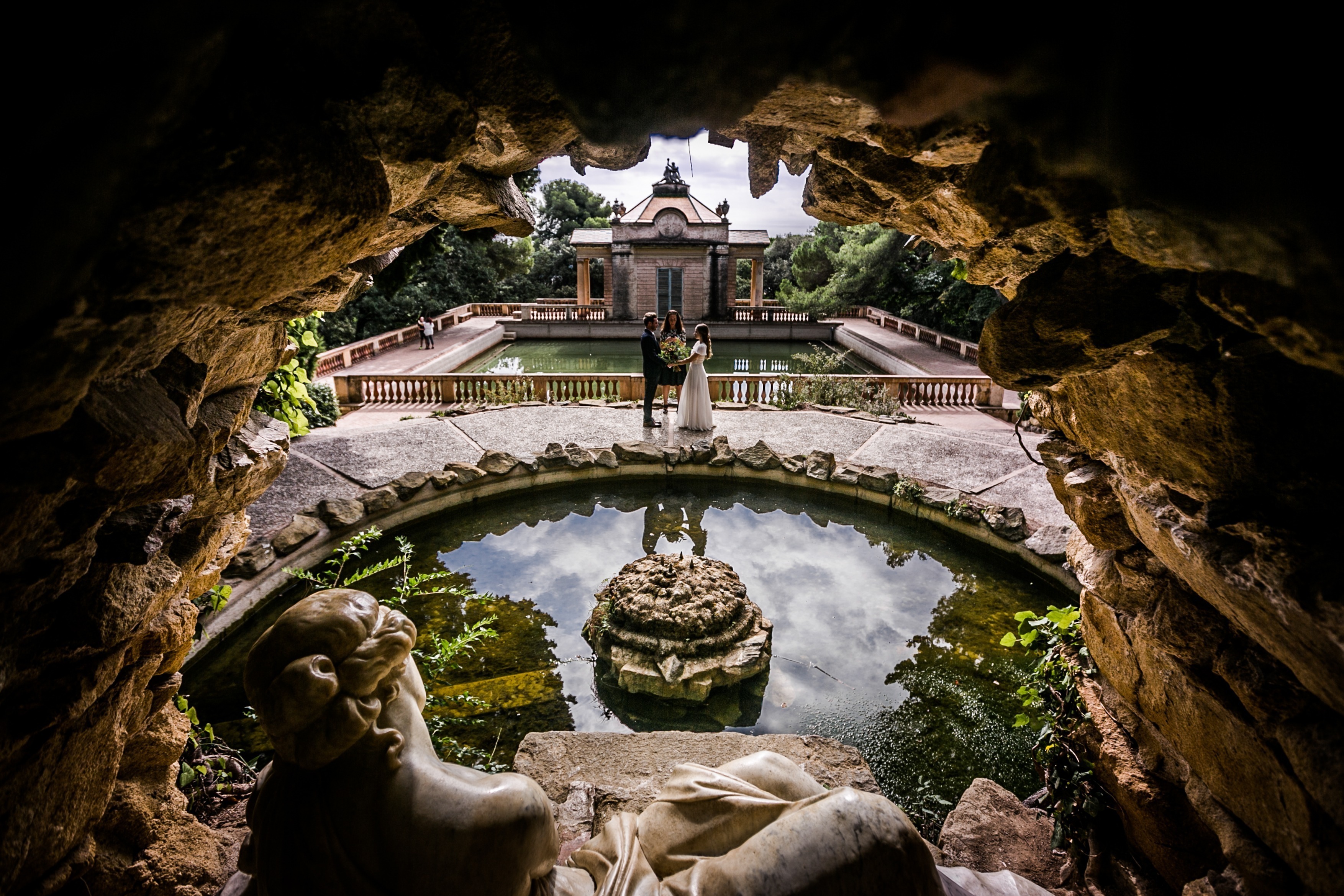 elopement in barcelona (2 of 64) elopement in barcelona, elope in spain, elopement in spain, elopement in laberibto de horta, elopement in el Born, elopement in Park Guell, elopement in la boqueria, wedding in Barcelona, wedding couple in barcelona, elopement in the gothic quarter barcelona, wedding and elopement photographer barcelona, best elopement photos in barcelona, bride and groom in barcelona, spanish elopement, best wedding photos barcelona, best wedding photographer spain, destination wedding in spain, fotografo de boda barcelona, sesion de pareja en barcelona, engagement photos in barcelona, post wedding in barcelona