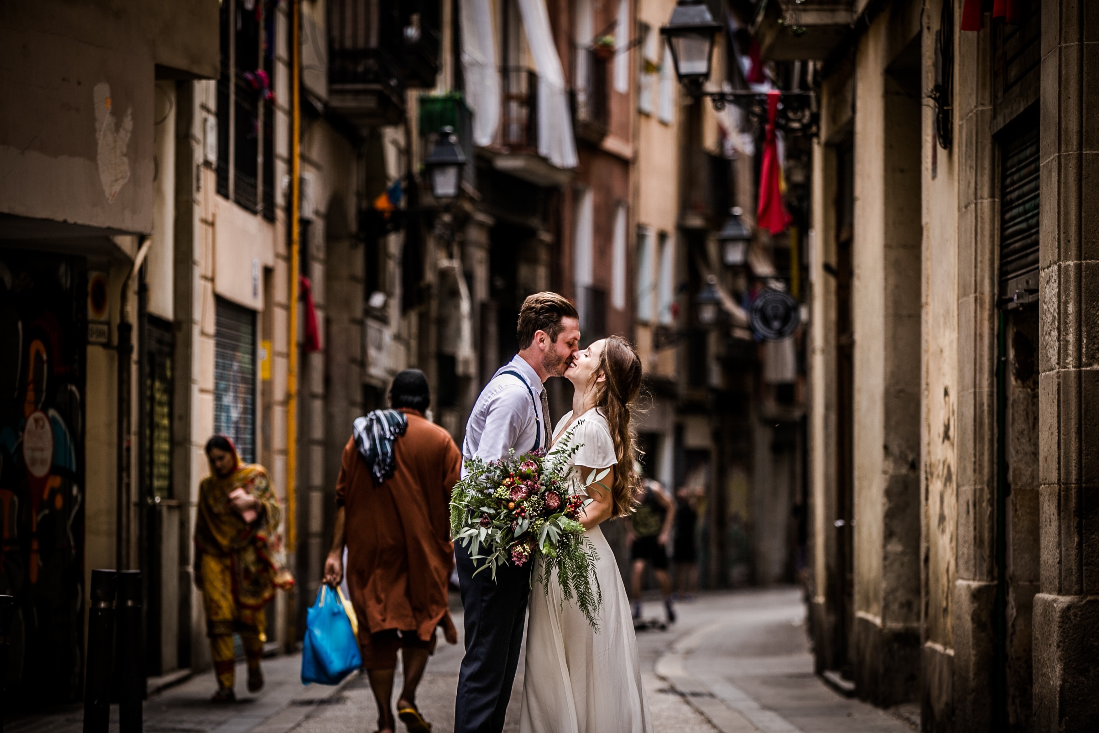 elopement in barcelona (64 of 64) elopement in barcelona, elope in spain, elopement in spain, elopement in laberibto de horta, elopement in el Born, elopement in Park Guell, elopement in la boqueria, wedding in Barcelona, wedding couple in barcelona, elopement in the gothic quarter barcelona, wedding and elopement photographer barcelona, best elopement photos in barcelona, bride and groom in barcelona, spanish elopement, best wedding photos barcelona, best wedding photographer spain, destination wedding in spain, fotografo de boda barcelona, sesion de pareja en barcelona